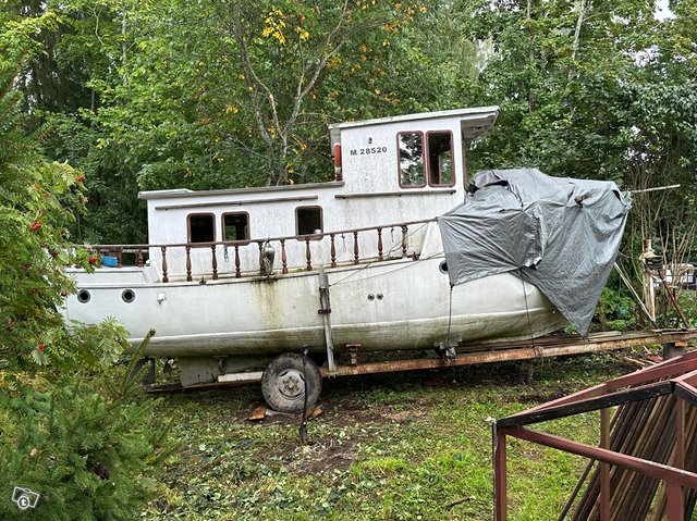 Järeä traileri ja 11-metrinen laiva, kuva 1