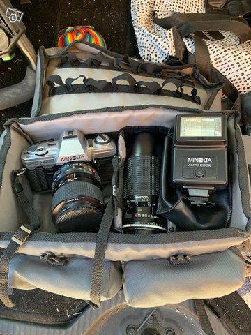 Minolta x-300 kamera, salama, 2 objektiikkaa, laukku