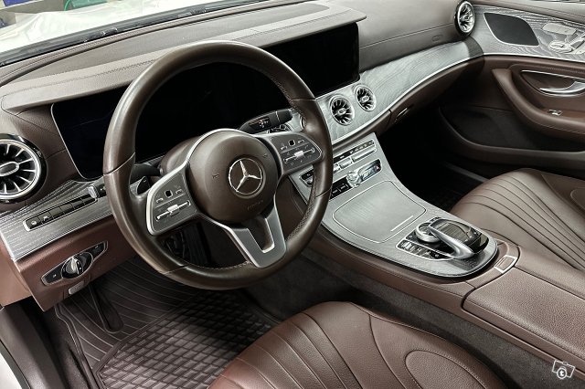 Mercedes-Benz CLS 9