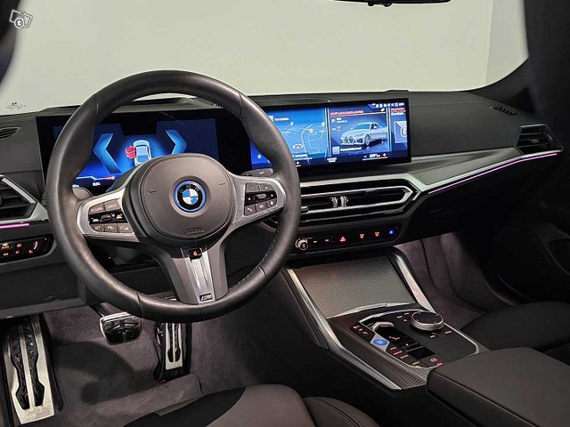 BMW I4 13