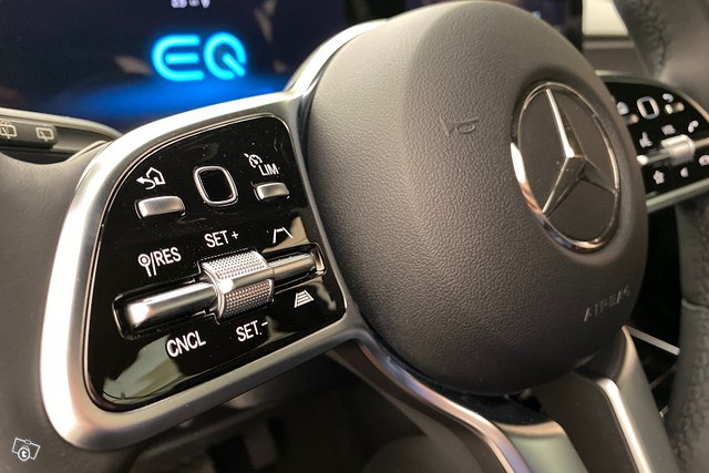 Mercedes-Benz EQB 13