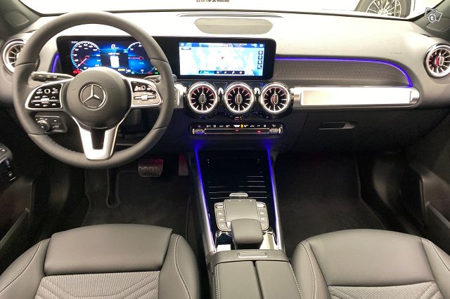 Mercedes-Benz EQB 10