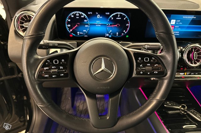 Mercedes-Benz GLB 18