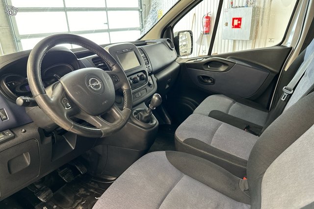 Opel Vivaro 10