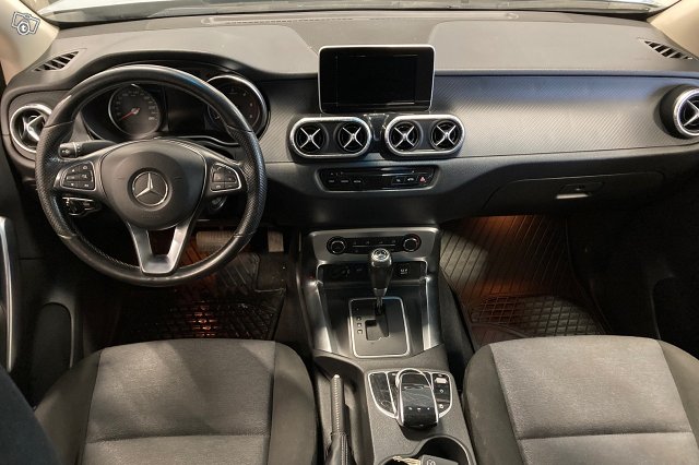 Mercedes-Benz X 10