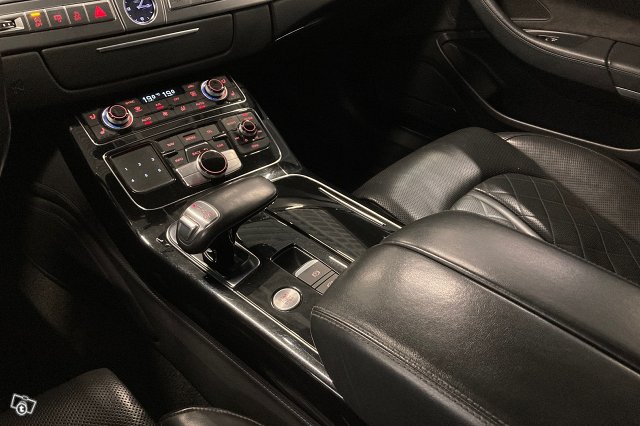 Audi A8 25