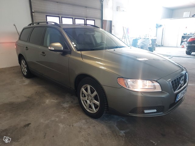 Volvo V70 5