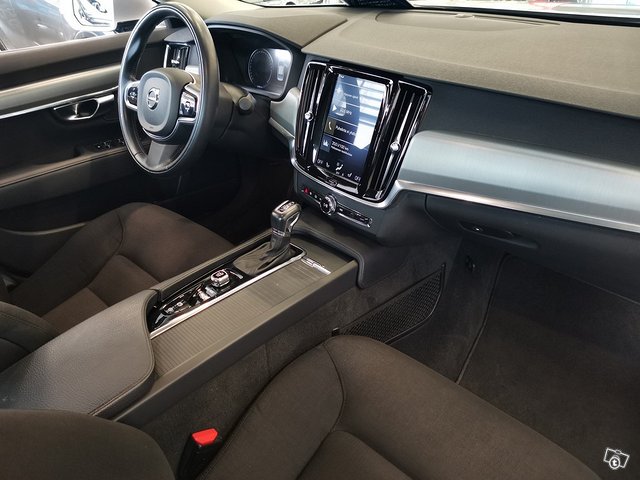 VOLVO S90 16