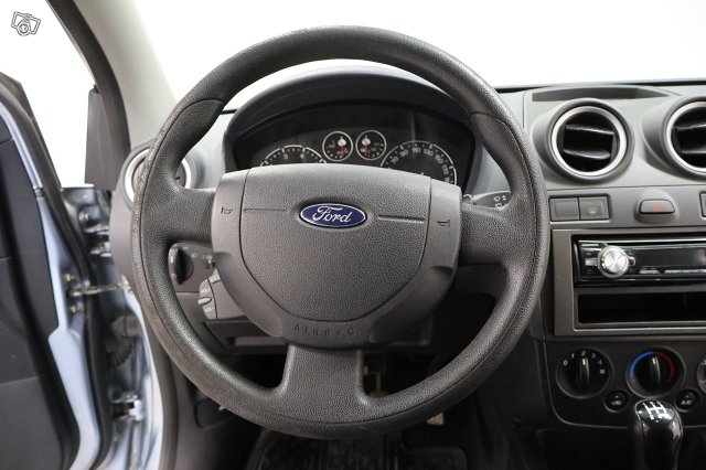 Ford Fiesta 14