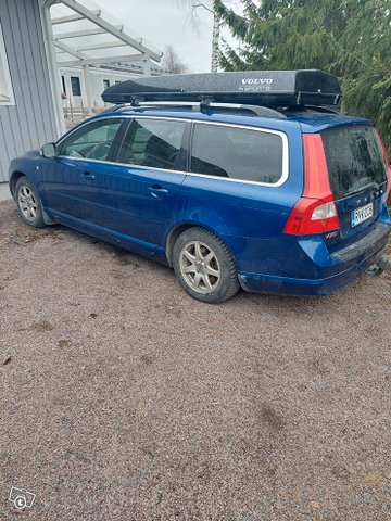 Volvo V70 3