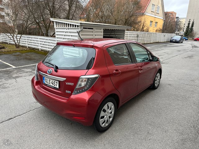 Toyota Yaris 4