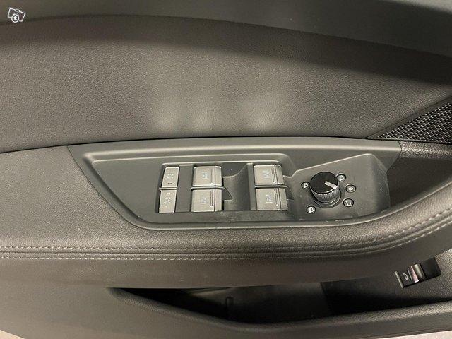 Audi E-tron 6