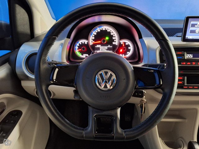 Volkswagen Up 13