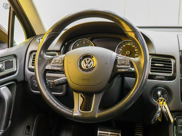 Volkswagen Touareg 4