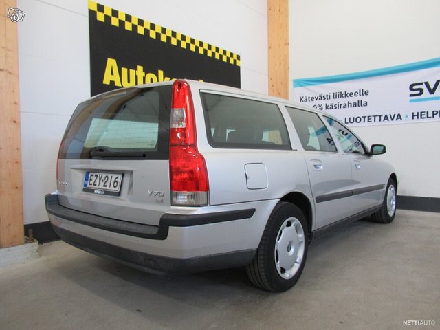 Volvo V70 4