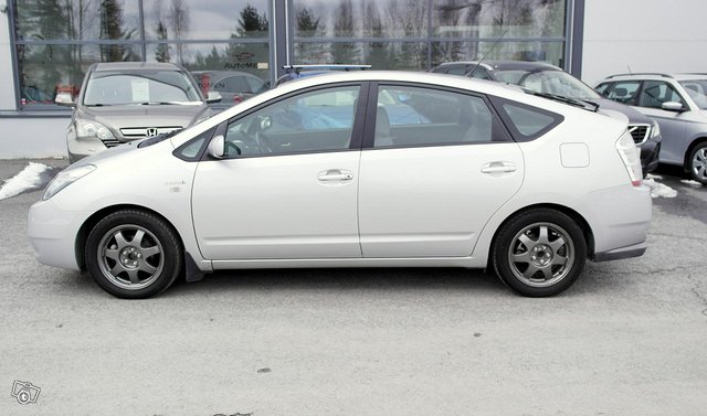 Toyota Prius 13