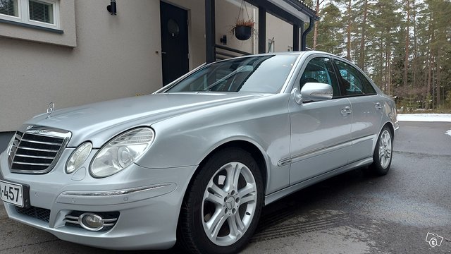 Mercedes-Benz E-sarja, kuva 1