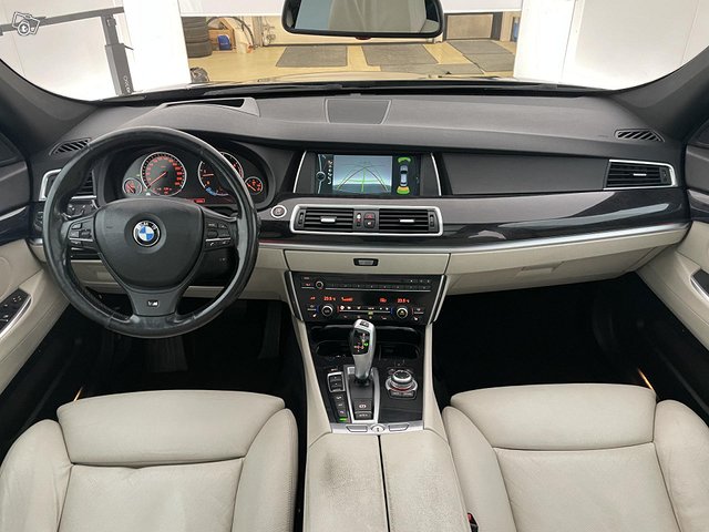 BMW 530 Gran Turismo 11
