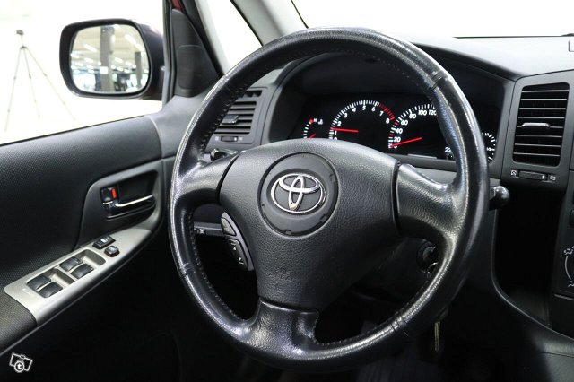 Toyota Corolla Verso 15