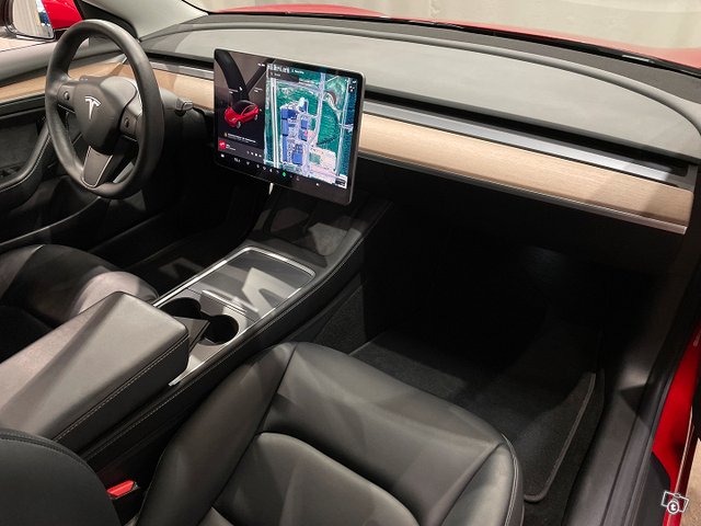 Tesla Model 3 13