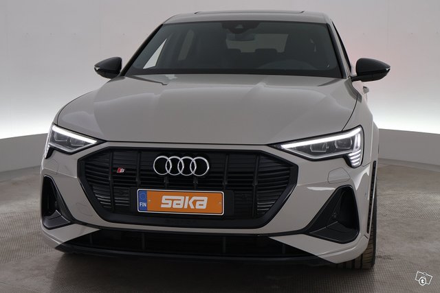 Audi E-tron 1