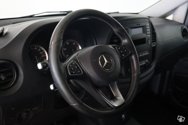 Mercedes-Benz Vito 14