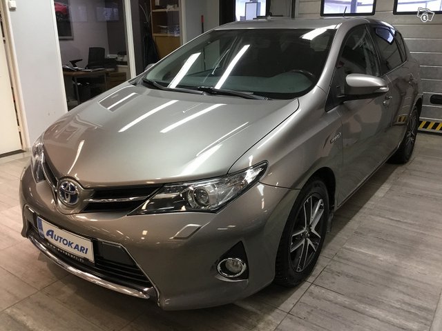 TOYOTA AURIS 3