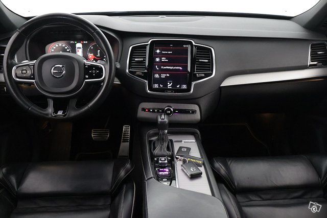 Volvo XC90 13