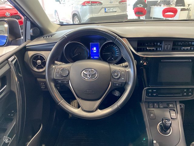 Toyota AURIS 11