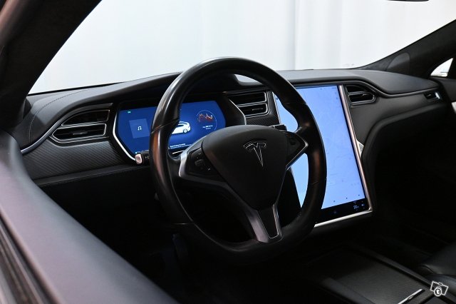Tesla Model S 15