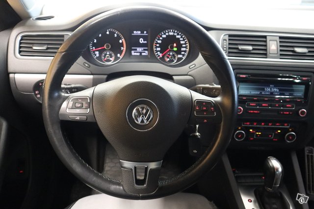 Volkswagen Jetta 14