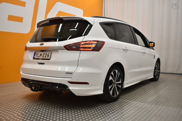 Ford S-Max 8