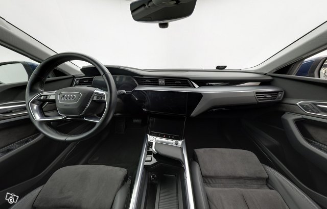 Audi E-tron 9