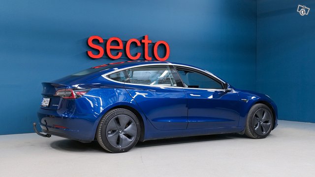 Tesla MODEL 3 4