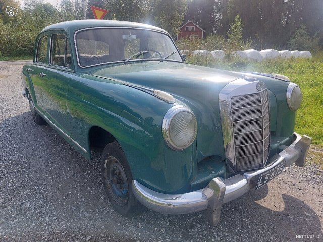 Mercedes-Benz 220 6