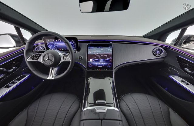 Mercedes-Benz EQE 8