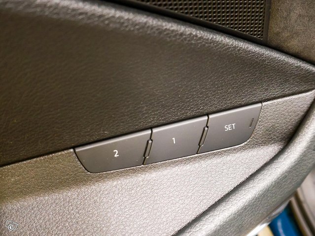 Audi E-tron 6