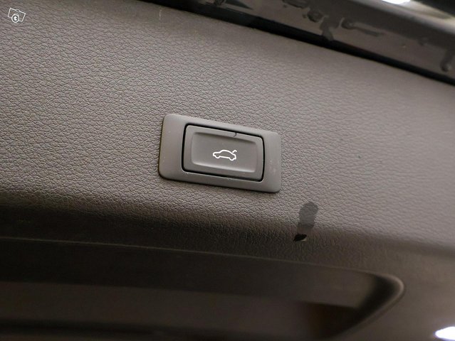 Audi E-tron 21