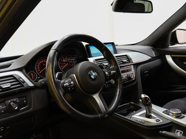 BMW 330 3