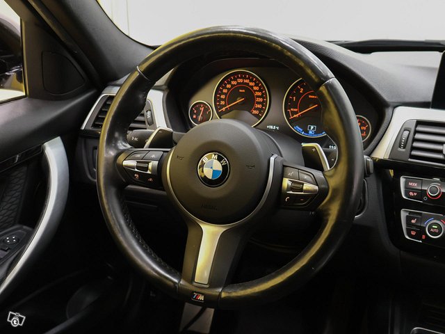 BMW 330 4