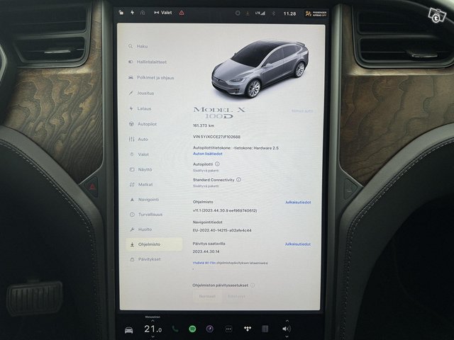 Tesla Model X 6