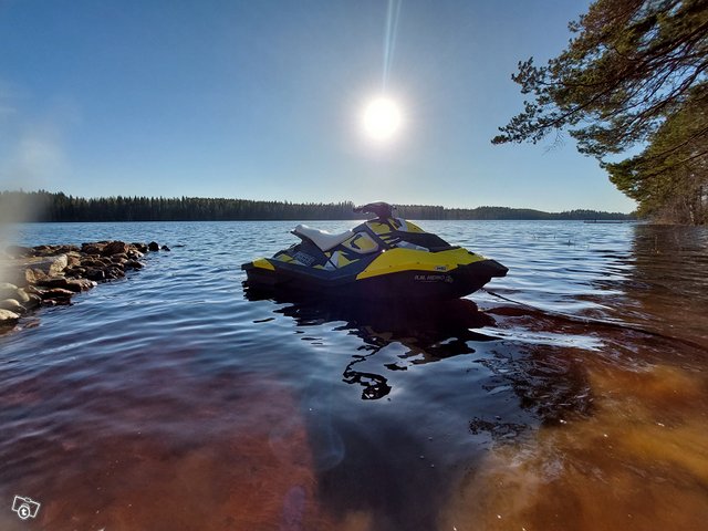 Vuokrataan vesijetti Sea- Doo Spark- 90 hv