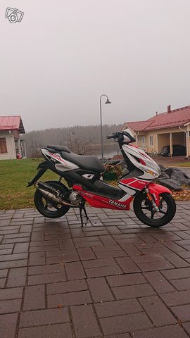 Yamaha Aerox 2014 1
