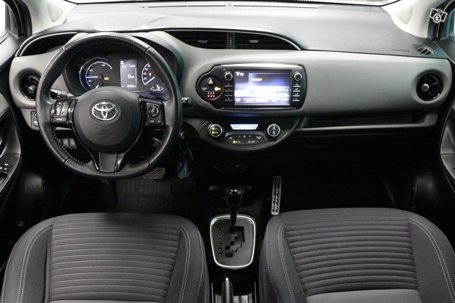 Toyota Yaris 17