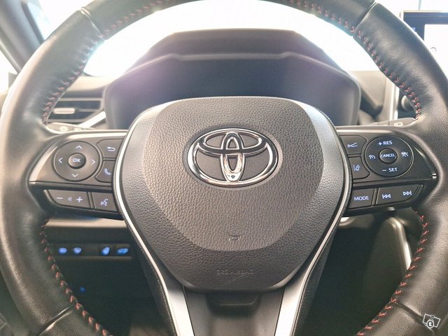 Toyota RAV4 Plug-in 13