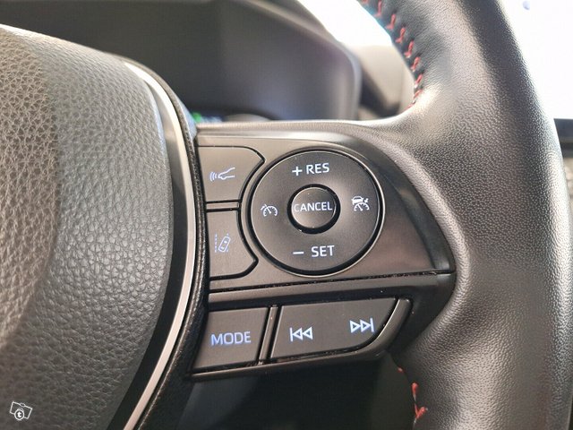 Toyota RAV4 Plug-in 14