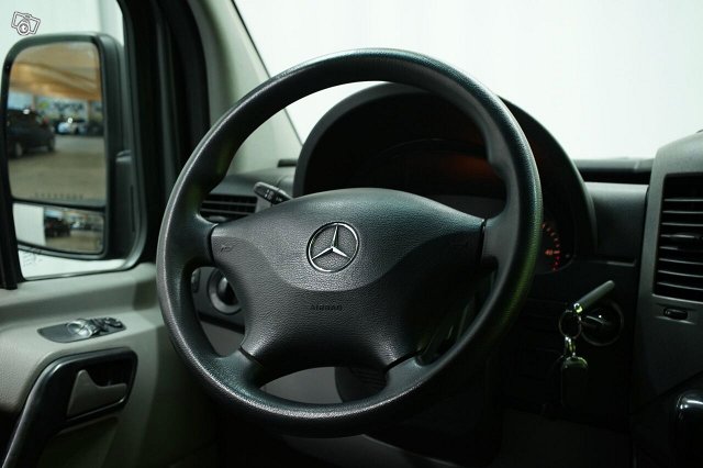 Mercedes-Benz Sprinter 9