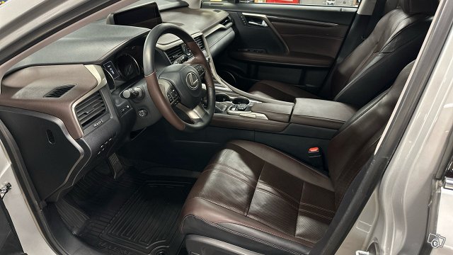 Lexus RX 8