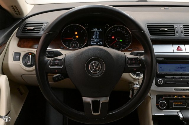 Volkswagen Passat CC 16