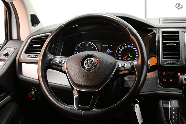 Volkswagen Multivan 15